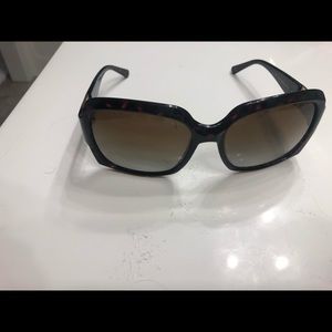 Women’s square sunglasses